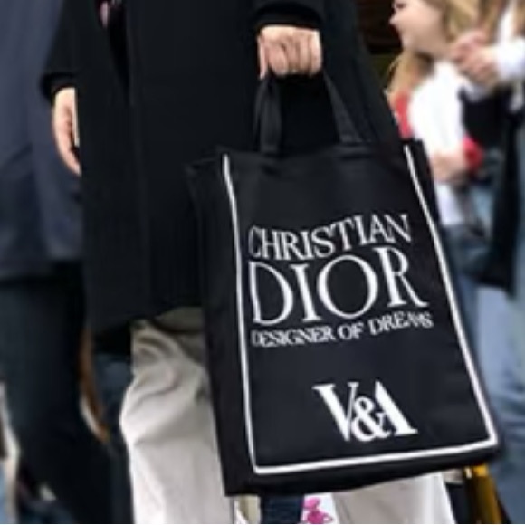 Dior X Victoria&Albert Museum tote - Picture 4 of 10